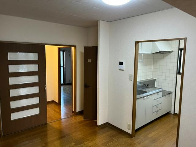 ジュネ向山一番館の居間・リビング|居間です