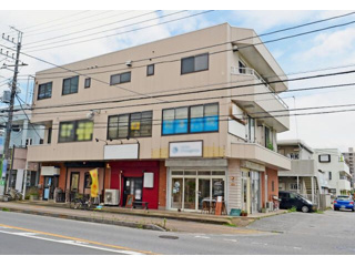 広瀬ビルのエントランス|お洗濯にも便利なバルコニー付き