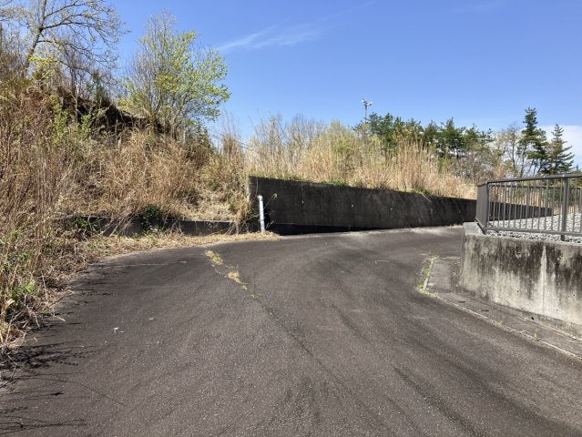 富岡町小浜 売土地の前面道路含む現地写真
