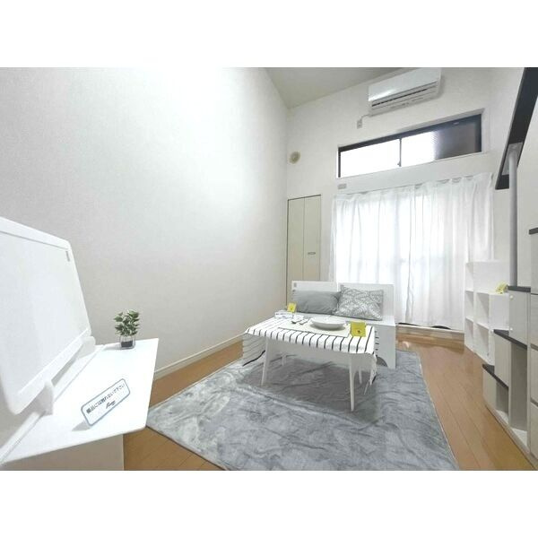 Loft4千種　名古屋市賃貸　仲介手数料無料の居間・リビング