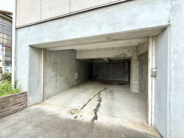 千種区宮根台二丁目戸建の駐車場