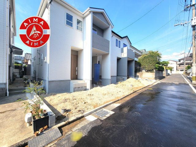 春日市紅葉ヶ丘西6丁目第3-2棟（2号棟）の前面道路含む現地写真|見学の時間などお気軽にお問い合わせ下さい。