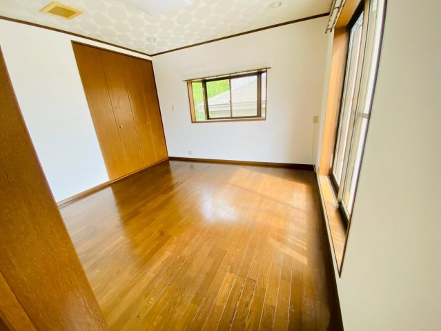文違　中古戸建の洋室