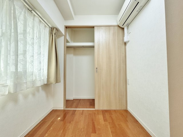桜台ハイライズの洋室|洋室2
お子様部屋の他、書斎や趣味のお部屋などにも多目的にお使いいただけます