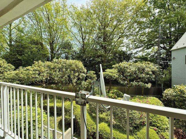 桜台ハイライズのバルコニー|陽当り良好な南向きのワイドバルコニー
お洗濯物もしっかりと乾きます