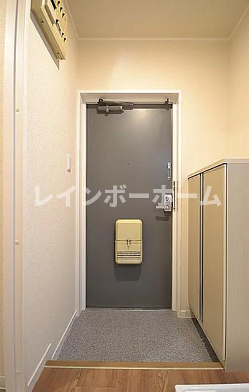 フォートリス・エスの玄関|※別部屋参照写真となります。