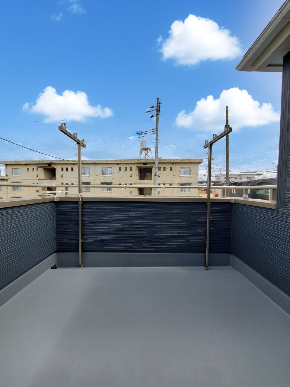 八潮市　緑町3丁目　新築戸建　全3棟のバルコニー|施工例です
