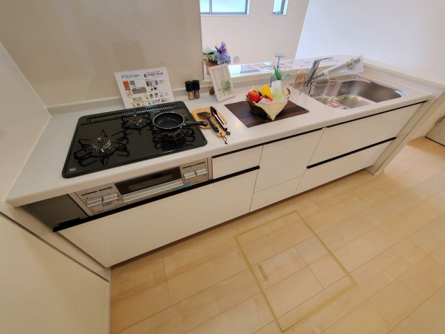 八潮市　緑町3丁目　新築戸建　全3棟のキッチン|使いやすいキッチンです