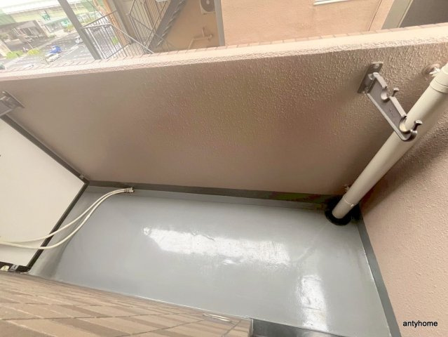 プレサンス難波WEST　仲介手数料無料のバルコニー