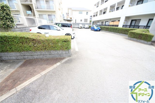 プラドT・Mの駐車場
