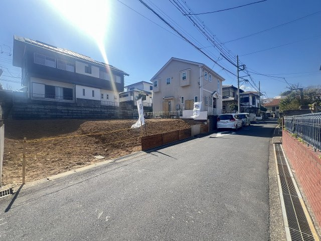日野市百草８期の前面道路含む現地写真