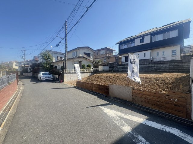 日野市百草８期の前面道路含む現地写真