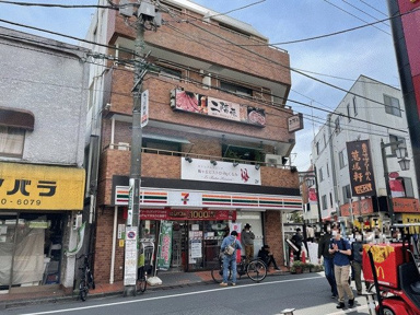 セブンイレブン梅丘店まで106m