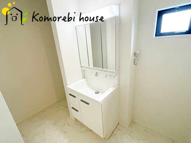 さいたま市大宮区櫛引町　19期　新築一戸建て　KEIAI GRACE　01の独立洗面台|26.6.18　撮影済み