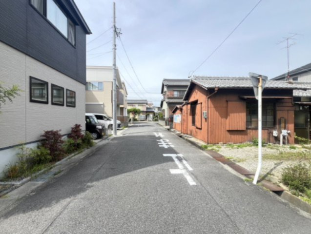 半田市花田町1丁目の前面道路含む現地写真|R8.4.26撮影　西側接道6ｍ！
