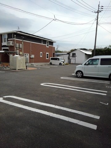 【駐車場】 | スウィートガーデン　Ｂ | 駐車場に車を止められます
