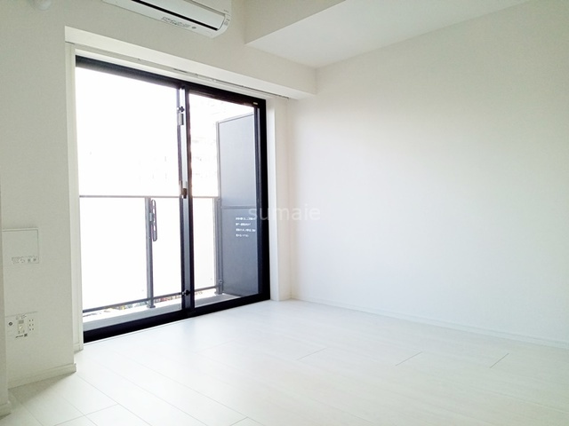 クレヴィスタ浮間舟渡の居間・リビング|明るいお部屋です☆