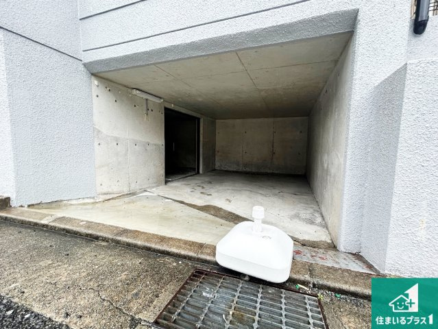 西宮市一ケ谷町　中古一戸建ての駐車場|駐車スペース！散水栓があるので、こまめに愛車を洗えます！