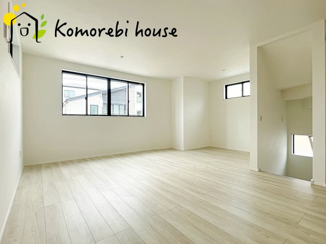 さいたま市大宮区櫛引町　19期　新築一戸建て　KEIAI GRACE　02の居間・リビング|26.6.18　撮影済み