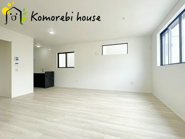 さいたま市大宮区櫛引町　19期　新築一戸建て　KEIAI GRACE　02の居間・リビング|26.6.18　撮影済み