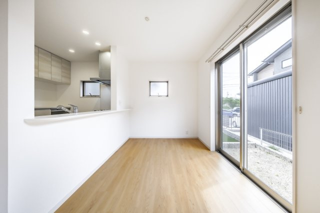 知多郡東浦町大字緒川字屋敷壱区戸建の居間・リビング