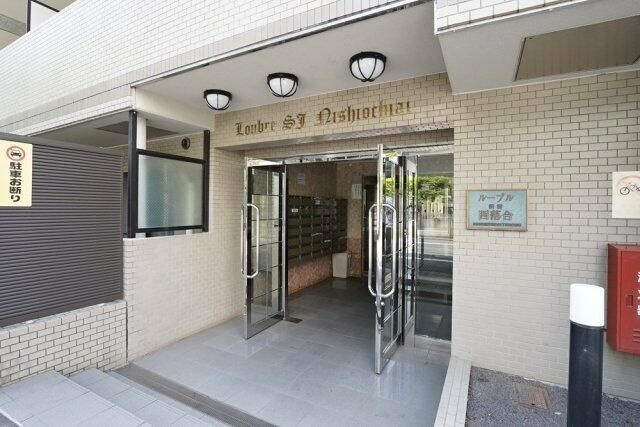 ルーブル新宿西落合のエントランス