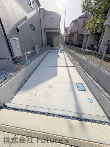 三郷市彦糸　新築戸建　全5棟　3号棟の駐車場|カースペース2台分あり（車種制限あり）