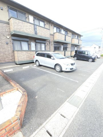 アークパレスの駐車場