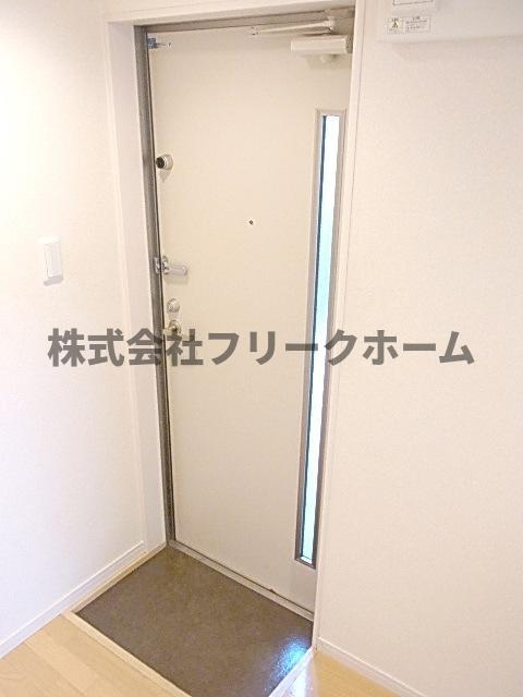 小金井市前原町３丁目のアパートの玄関