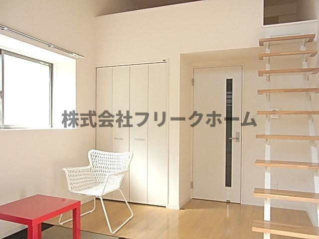 小金井市前原町３丁目のアパートの寝室