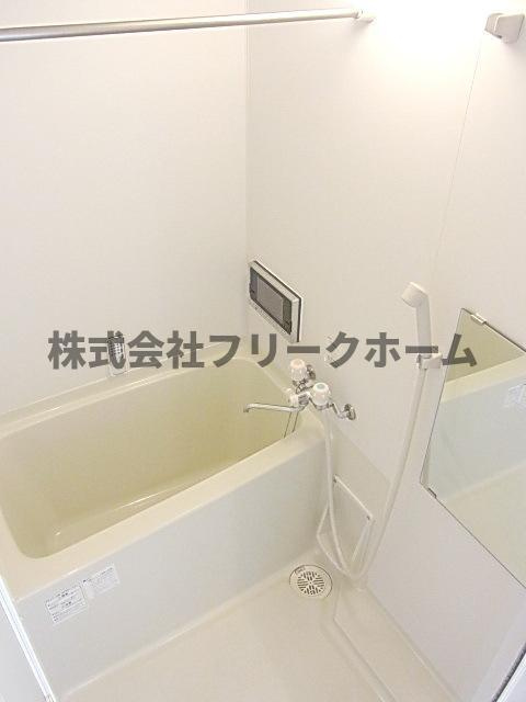 小金井市前原町３丁目のアパートの浴室