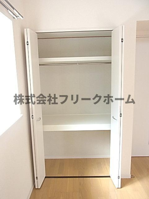 小金井市前原町３丁目のアパートの収納