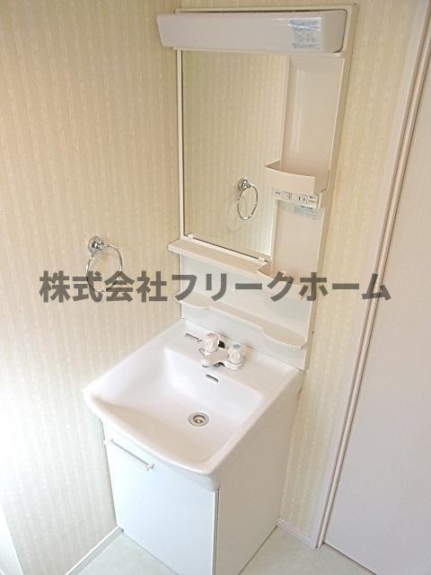 小金井市前原町３丁目のアパートの洗面所