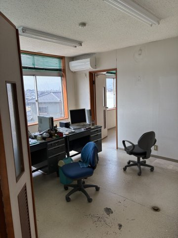 ６６８１４　安八郡輪之内町楡俣中古工場