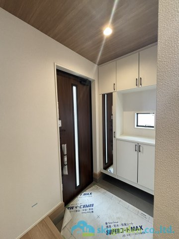 平塚市御殿4丁目15期　新築戸建　全5棟5号棟の玄関