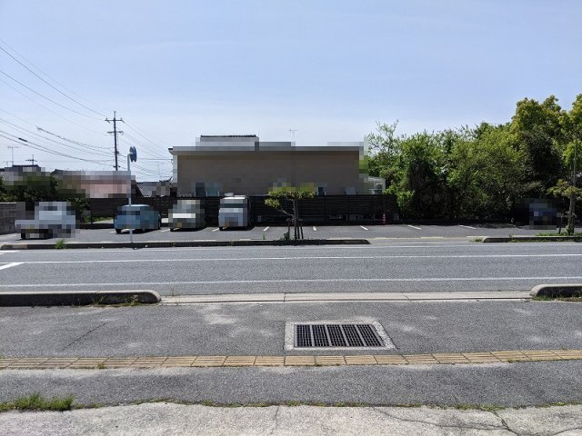 境港市中野町売土地（駐車場用地）の前面道路含む現地写真