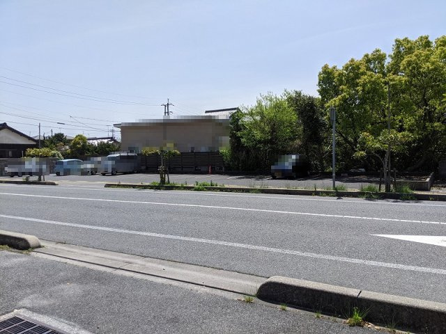境港市中野町売土地（駐車場用地）の前面道路含む現地写真