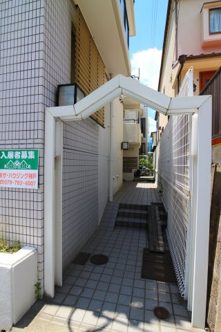 パールハイツ霞が丘のエントランス