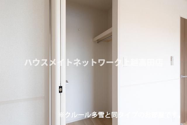 ベル　パトリ　Ａの収納|ウォークインクローゼット（参考室内写真クルール多雪と同タイプ）