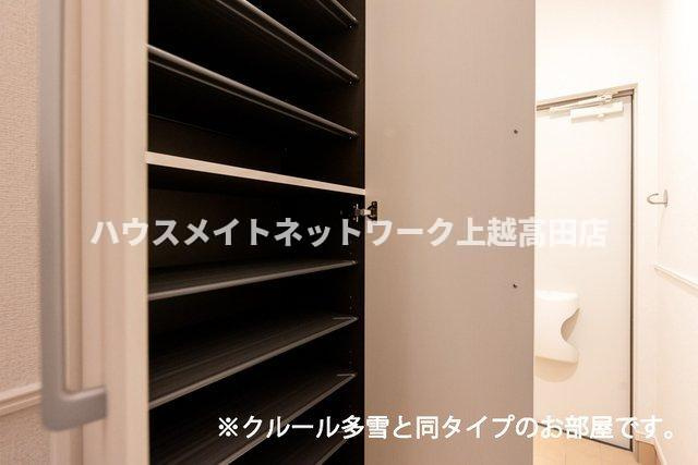 ベル　パトリ　Ａの設備|シューズボックス（参考室内写真クルール多雪と同タイプ）