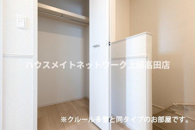 ベル　パトリ　Ａの内装|クローゼット（参考室内写真クルール多雪と同タイプ）