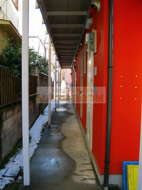 杉並区高円寺北３丁目のアパートのエントランス