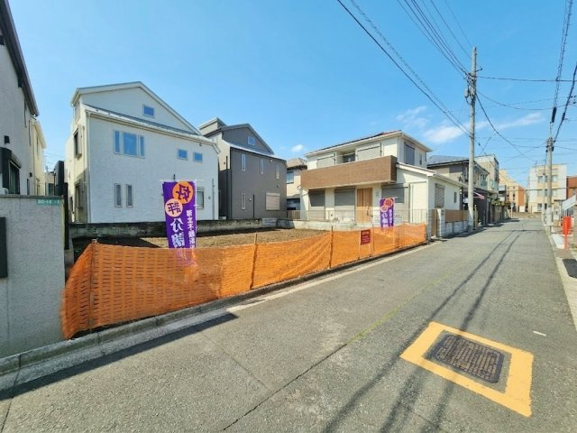 中野区沼袋3丁目 全2区画 A区画の外観|現況更地になります
是非、現地にて土地のボリュームや陽当たり、周辺環境などご確認ください♪
建築条件ございません
お好きなハウスメーカーにて建築できます