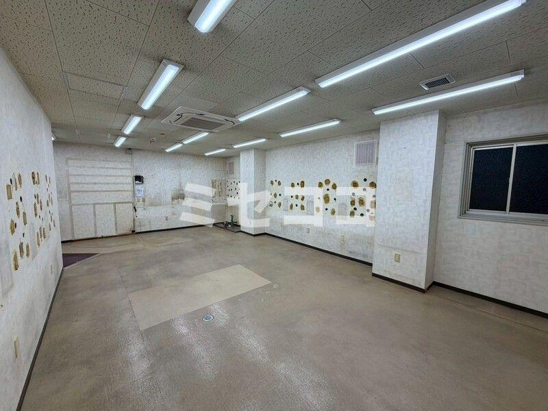 備後屋ビルの内装
