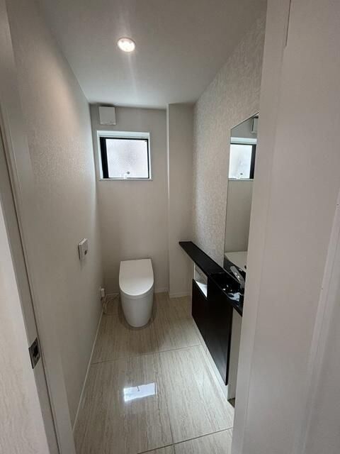 羽村市羽加美１丁目の中古一戸建のトイレ