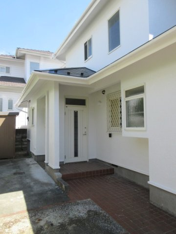 中古戸建　鳩山町松ヶ丘1-14-15（リフォーム住宅）の玄関