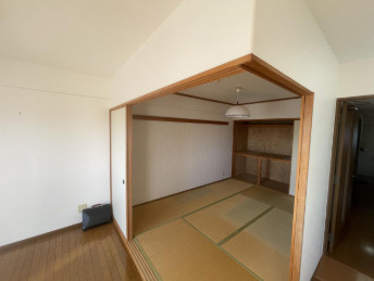 高知市桟橋通り4丁目アルファステイツ桟橋通Ⅱ　中古マンションの和室|落ち着いた雰囲気の和室。畳のぬくもりを感じながらゆったり過ごせます。