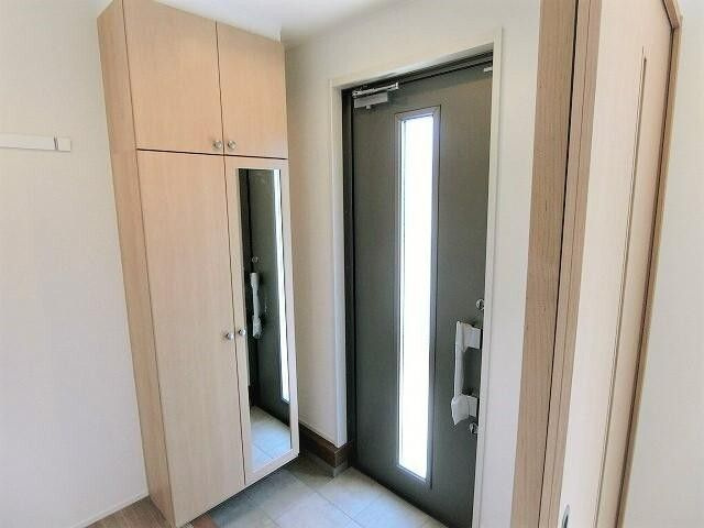 エルメゾン国分　Ｄ棟の玄関