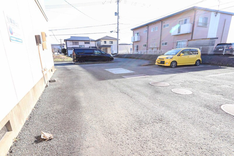 ルミエールの駐車場