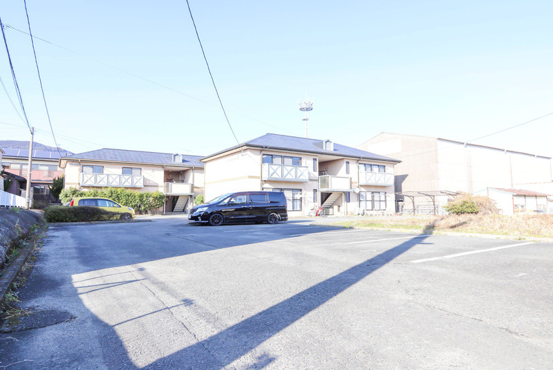 ルミエールの駐車場